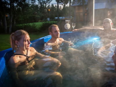 Kuum tünnisauna rendiga